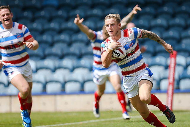 Rochdale Hornets v Swinton Lions<br /> Danny Yates scores a try