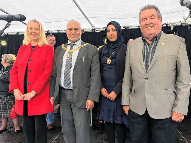 MP Liz McInnes with the Deputy Mayor Mohammed Zaman and Deputy Mayoress Naaira Zaman and Peter Rush