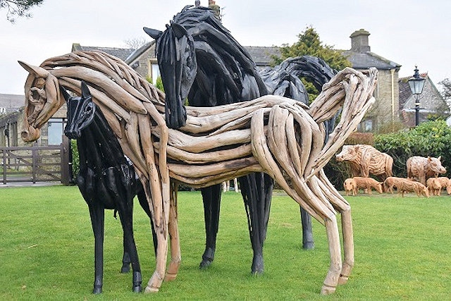 September Winner – Willow Horses at Hollingworth Fold.
Photographer Jane Ashley