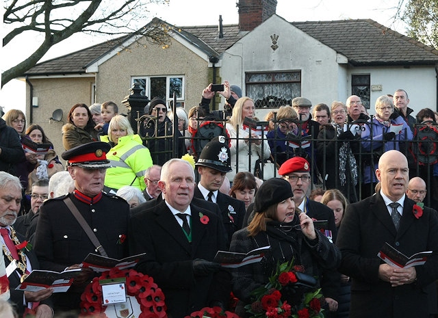 Rochdale News | News Headlines | Wardle Remembrance Sunday parade and ...