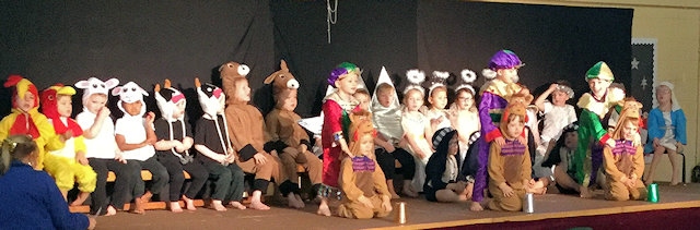 Healey Primary School perform ‘A Little Nativity’