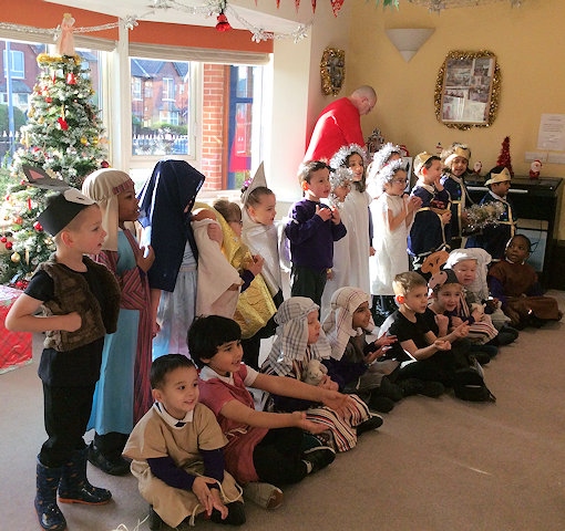 Sandbrook Community Primary School reception children at Ian Fraser Court 