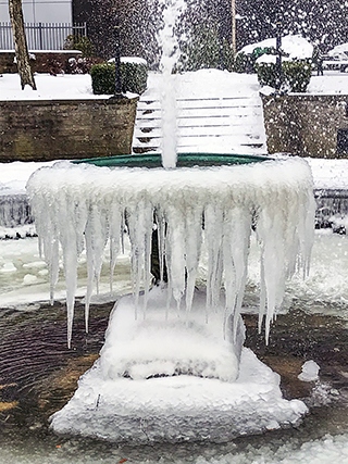 Frozen fountain on 1 March 2018