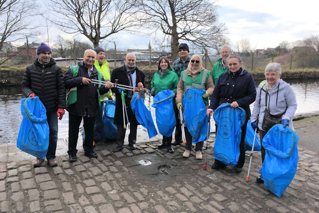 Rochdale Environmental Action Group (REAG) with Deputy Mayor, Mohammed Zaman