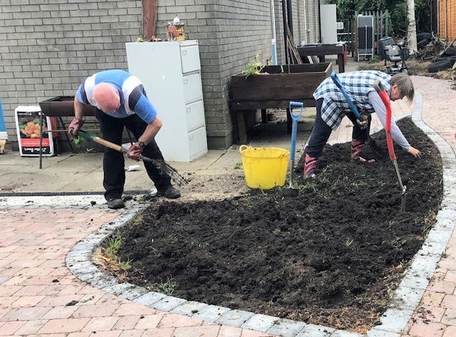 Middleton Rotary Club create a garden at Alkrington Community Centre