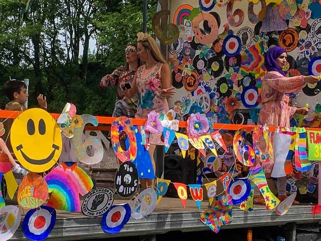 Moorhouse Primary School in the Milnrow and Newhey Carnival