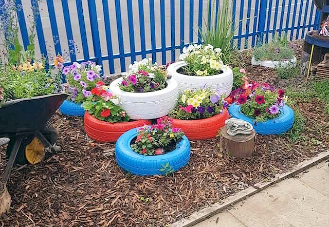 Middleton in Bloom tyre planters