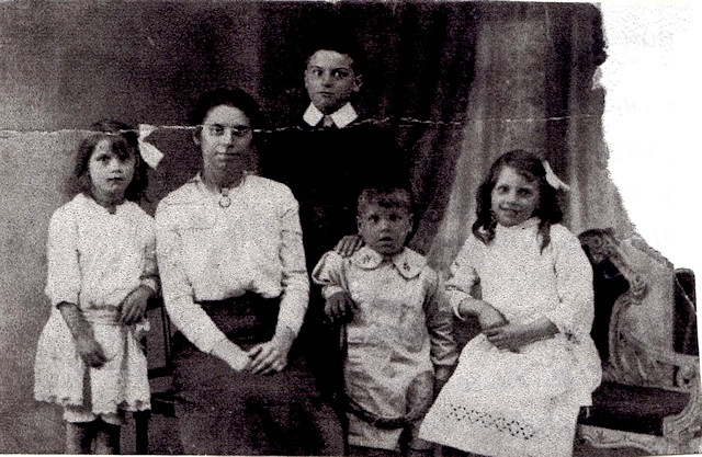 Easter 1915 - Charles' family: (L-R) Ellen, Agnes, Richard, Charles, Gladys