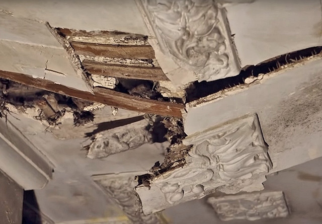 The decorative Edgar Wood ceiling in Hopwood Hall manor