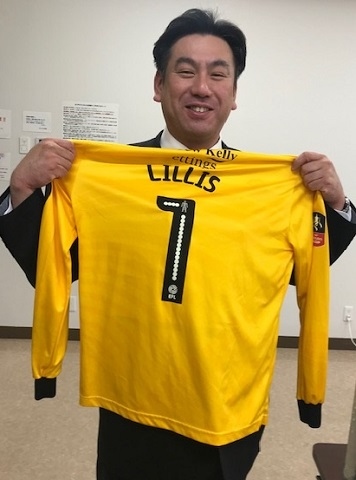 Mayor of Onagawa, Mr Suda with the Rochdale AFC shirt