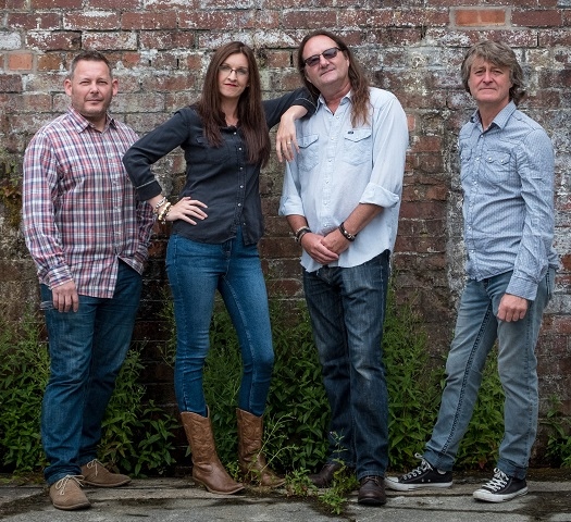 Between The Vines: Mark Stelfox, Rebecca Whitehead, Kev Whitehead and Craig Fletcher