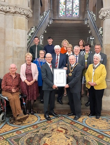 Mayor Billy Sheerin with 94-year-old Jim Healy (front left) and his family