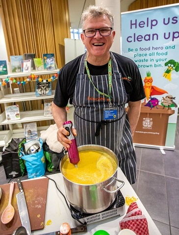 Andre from ‘Educate’ who demonstrated how to use near end-of-life fruit and vegetables