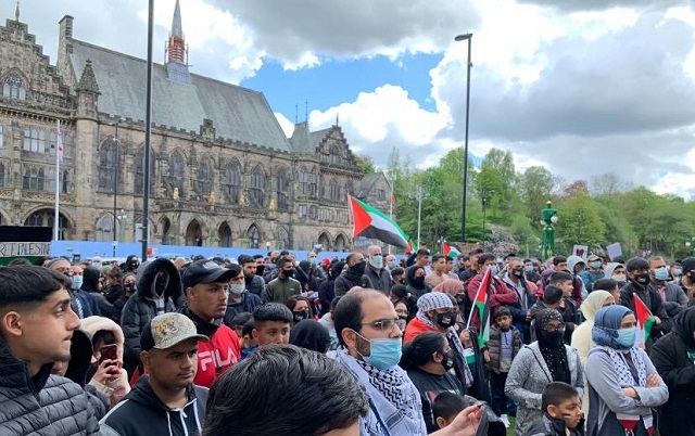 Thousands of people gathered at the Rochdale Memorial Gardens and Cenotaph to support the people of Palestine