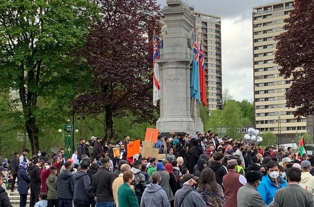 Thousands of people gathered at the Rochdale Memorial Gardens and Cenotaph to support the people of Palestine