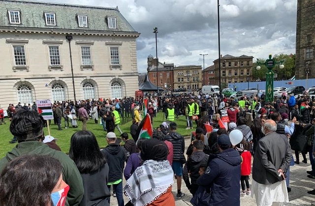 Thousands of people gathered at the Rochdale Memorial Gardens and Cenotaph to support the people of Palestine