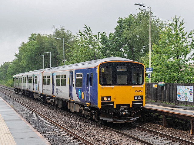 Train at Mills Hill Station