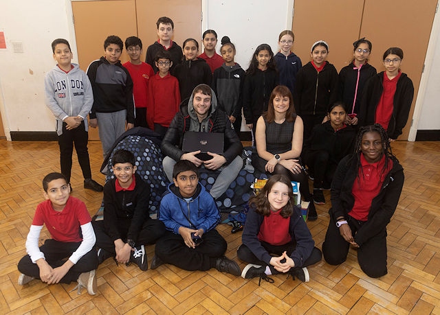 Greater Manchester’s Programme Challenger funded Rochdale-based theatre company Breaking Barriers to deliver the series ‘Crossing the Line’ to children in year six at 50 primary schools