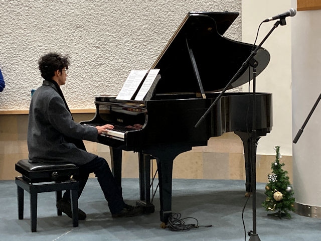 Alireza recently showcased spectacular musical talent at a highly-anticipated annual Festive Evening