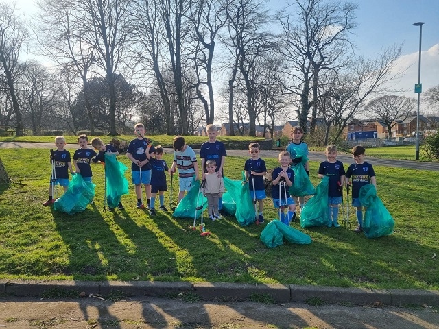 The Rochdalian Juniors carried out a litter pick