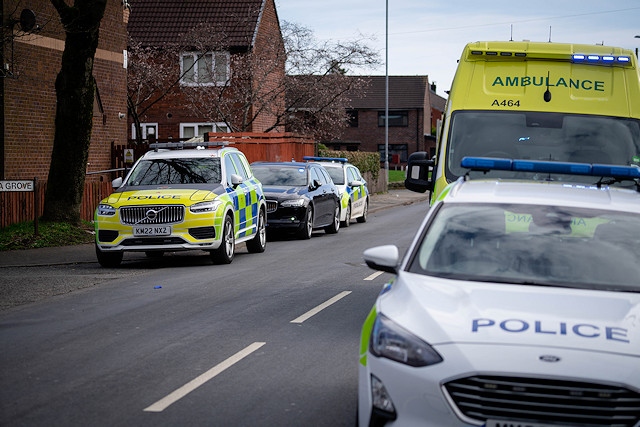 Armed Police Descend on Jura Grove, Heywood