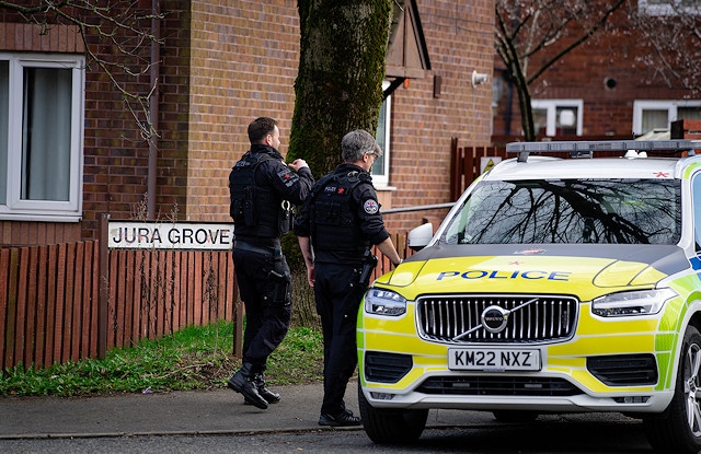 Armed police descend on Jura Grove, Heywood