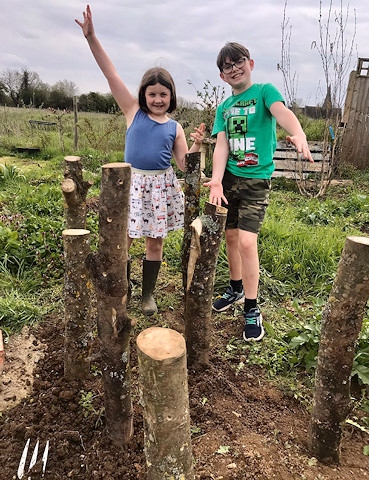 Robyn, 8, and Wren,10