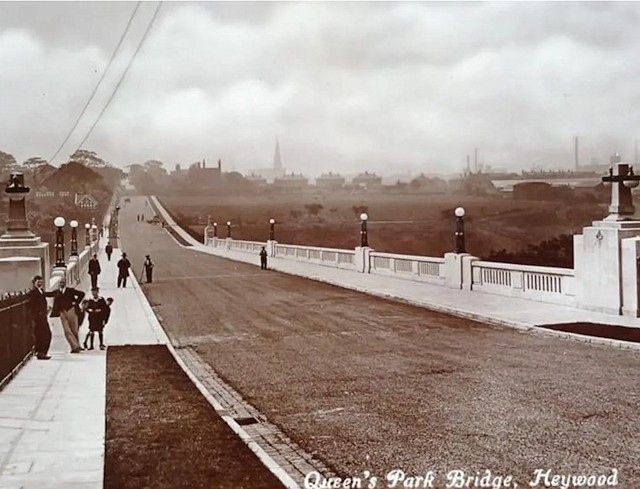 The lighting columns on Queen's Park Bridge not long after it was first unveiled in the early 1930s