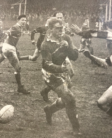 Alan Scholes played for Saddleworth Rangers and Rochdale Hornets as a prop forward