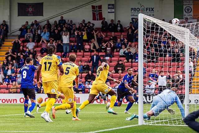 Rochdale v Dagenham & Redbridge