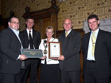 Steve Capon (HSBC), Shaun Smith (Simons Construction), David Armstrong (Project Manager) & Ian Hunt (Fouin & Bell) with Mayor Jean Hornby