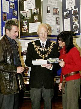 Mayor Cllr Peter Evans discusses the Petros project with Project Co Ordinator Denis Skelton and Assistant Co Ordinator Myra Wilson