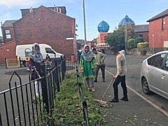 Volunteers clean up Hare Street play area