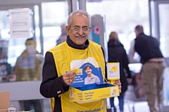 Collecting for the Marie Curie Great Daffodil Appeal. 