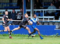 Munya Samanyanga, Rochdale Mayfield, on his way to the line