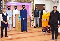 Steve Taylor, Chief Officer and Dr Shona McCallum, Medical Director, Bury and Rochdale Care Organisation, Nabeel Tariq, iCare Project Lead, Tariq Mohmmed, BAME Staff Network Lead, volunteers from Madina Masjid and Neeli Mosque