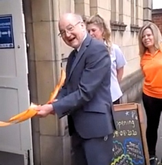 Mayor Billy Sheerin reopens Castleton Health and Leisure Centre