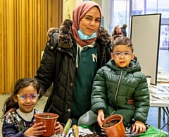 Colleagues from Petrus showed ways you can make a garden more eco-friendly and helped visitors’ plant pots of bulbs provided by Bowlee Nursery for them to take away and grow at home