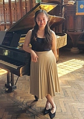 Evi Wang piano