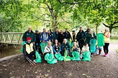 Roch Valley litter pickers and Rochdale Borough Council