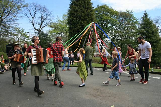 Littleborough Oakenhoof at the 2016 May Frolics